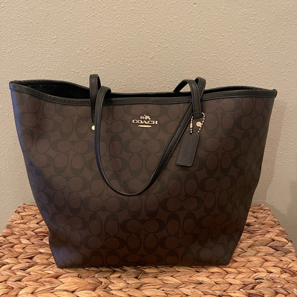 COACH signature city tote